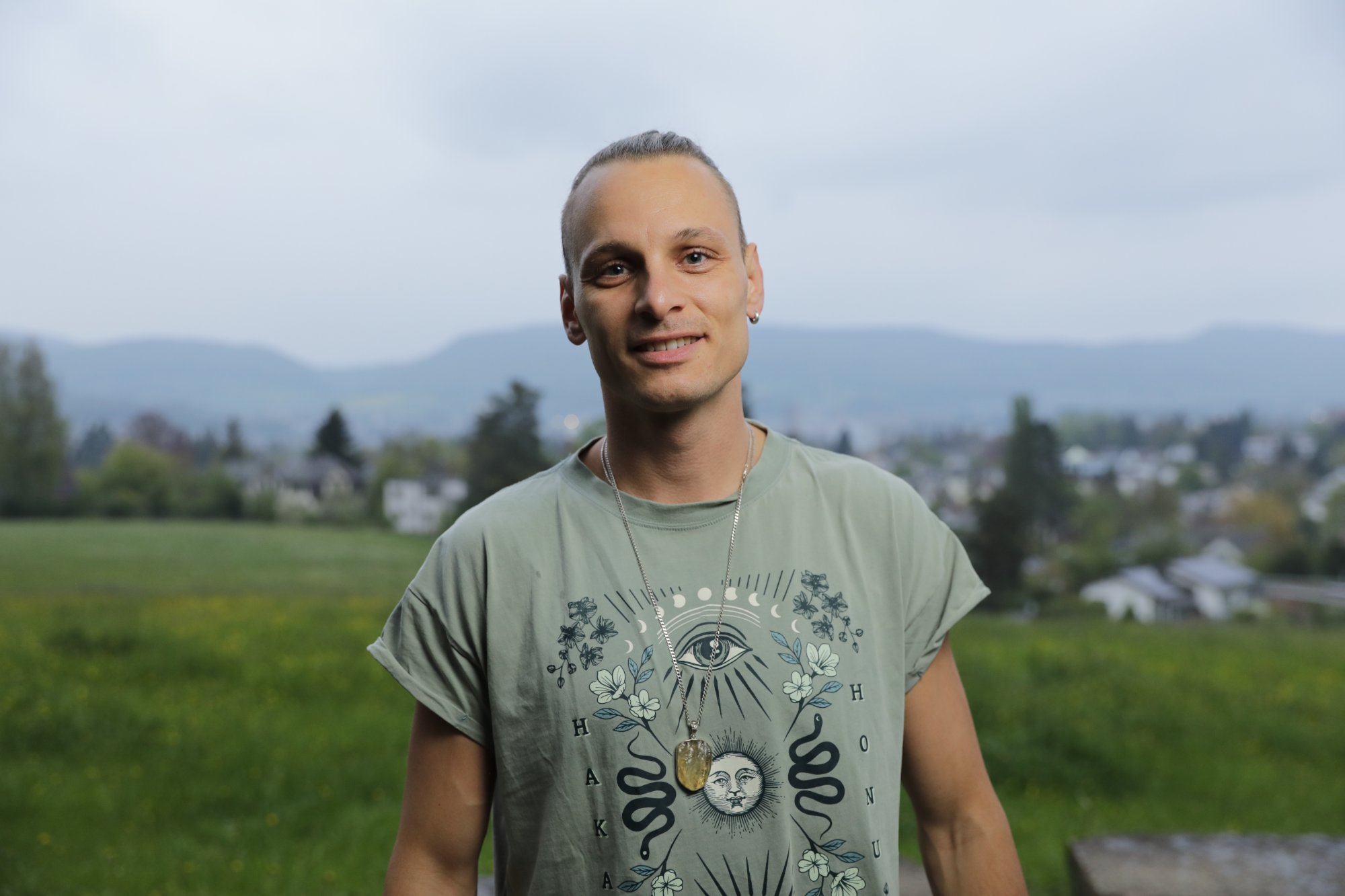 Lukas Wolf in der Natur